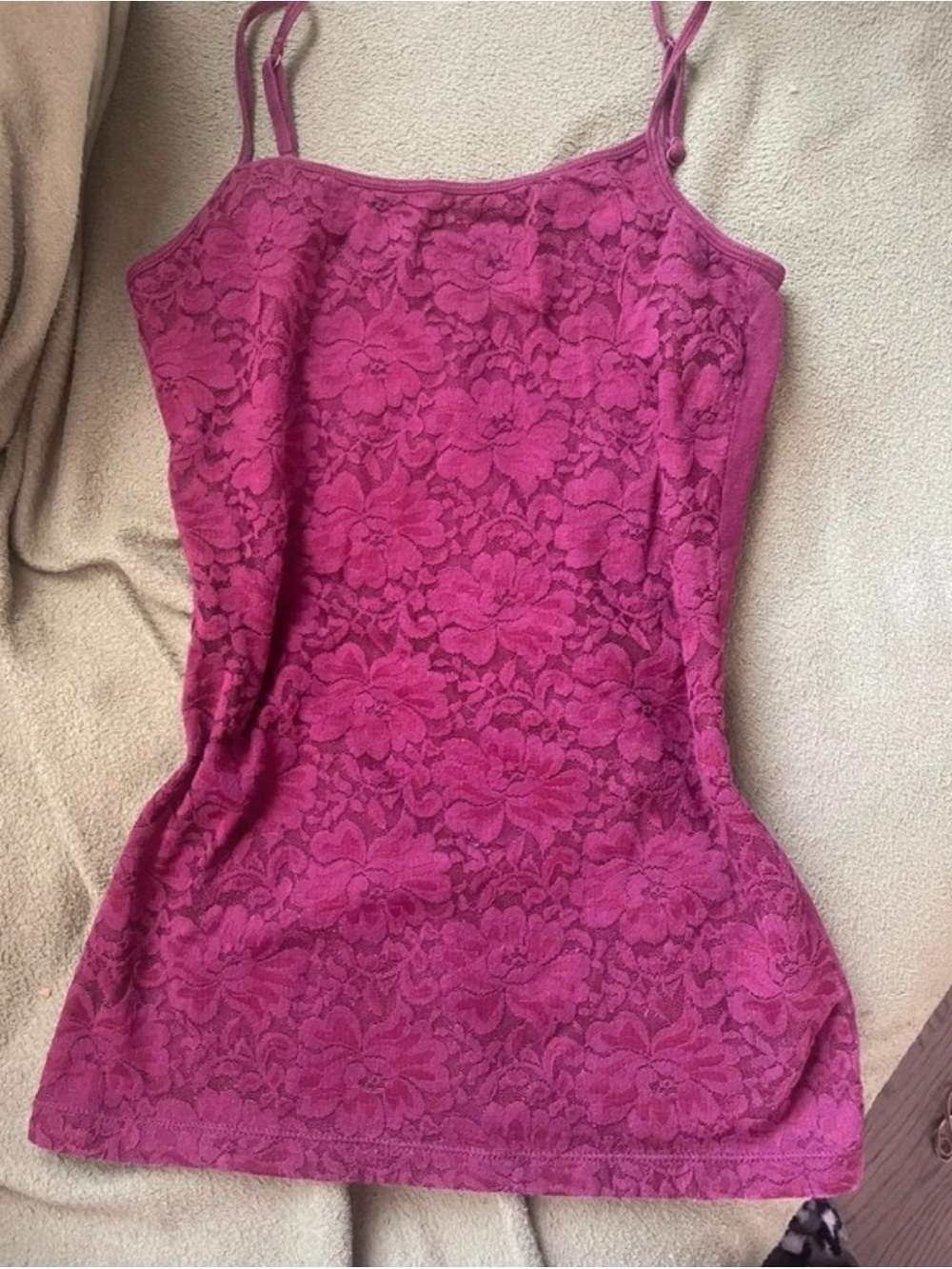 Aeropostale Floral Lace Cami in Fuchsia Pink